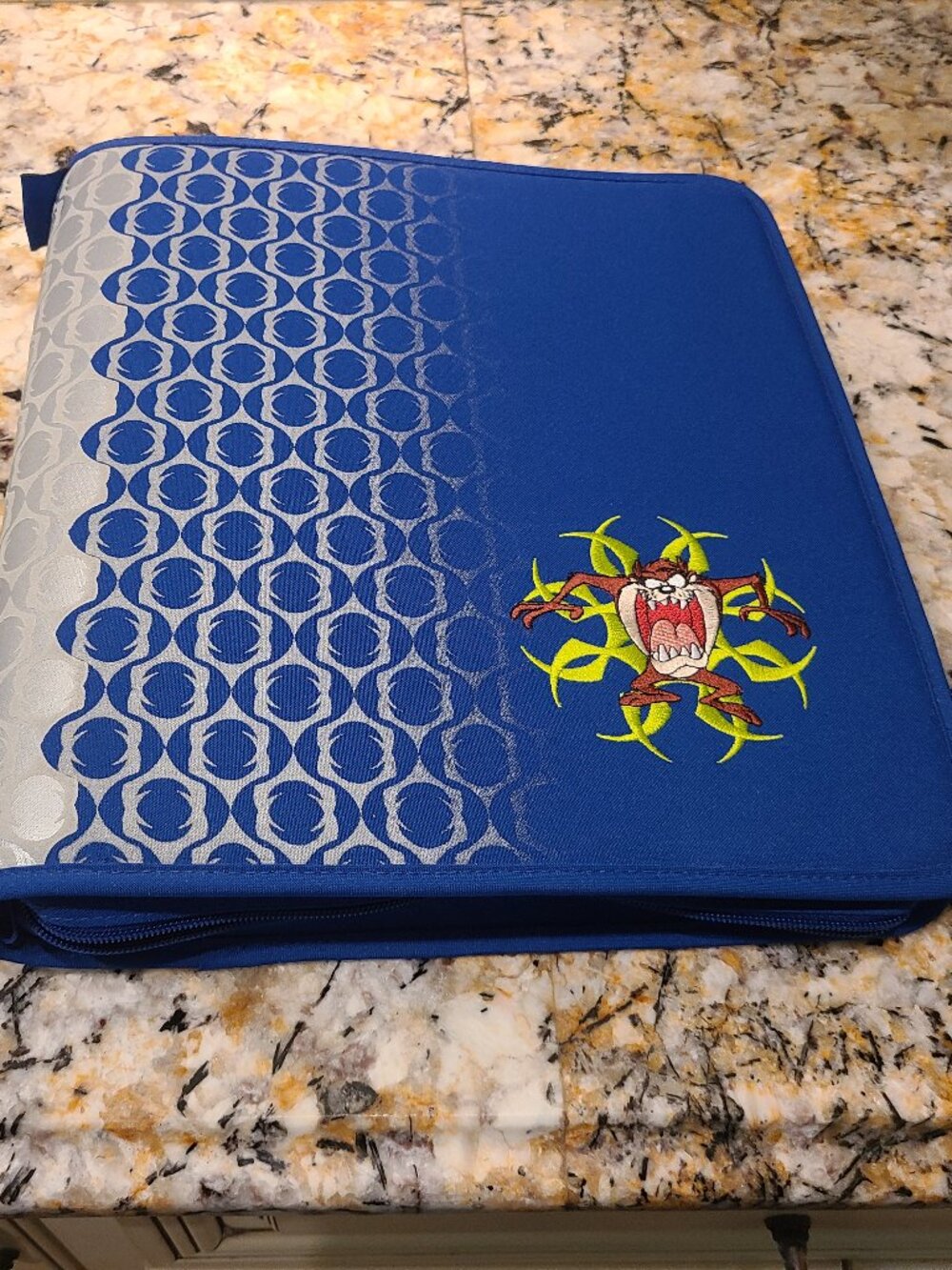 Looney Tunes Tasmanian Devil Zipper Binder Vintage 3 Ring Blue Geometric - NEW!